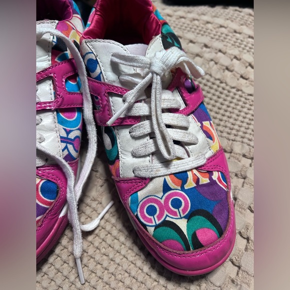 🥳Coach Rare Women’s Pink/White Rainbow Multicolor Sneakers Size 7M EUCHost Pick - Picture 2 of 8